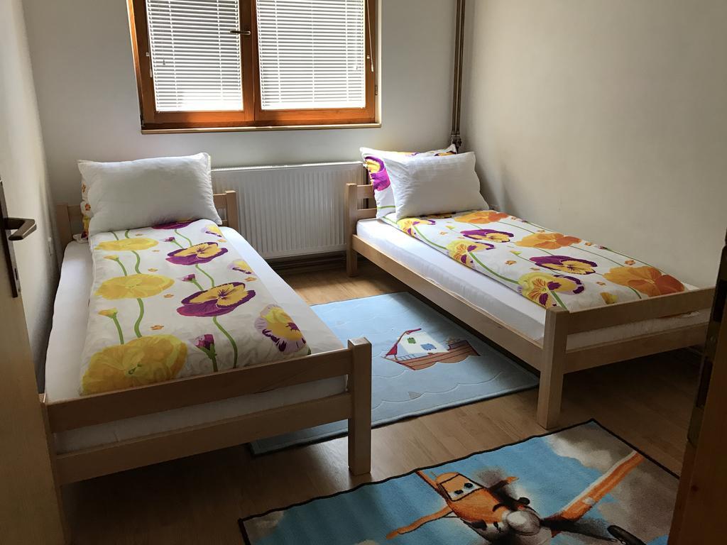 Apartment Near The Airport サラエヴォ エクステリア 写真