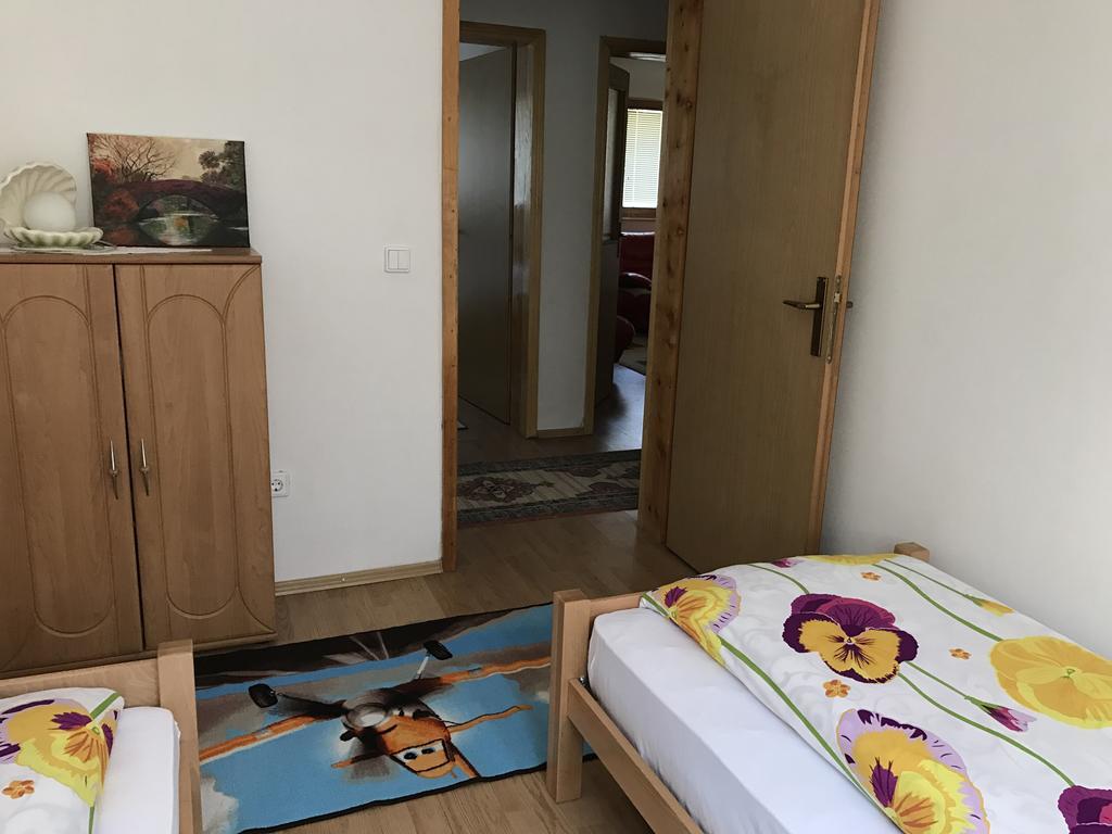 Apartment Near The Airport サラエヴォ エクステリア 写真