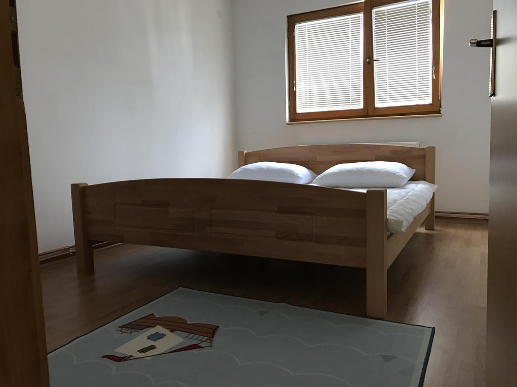 Apartment Near The Airport サラエヴォ エクステリア 写真