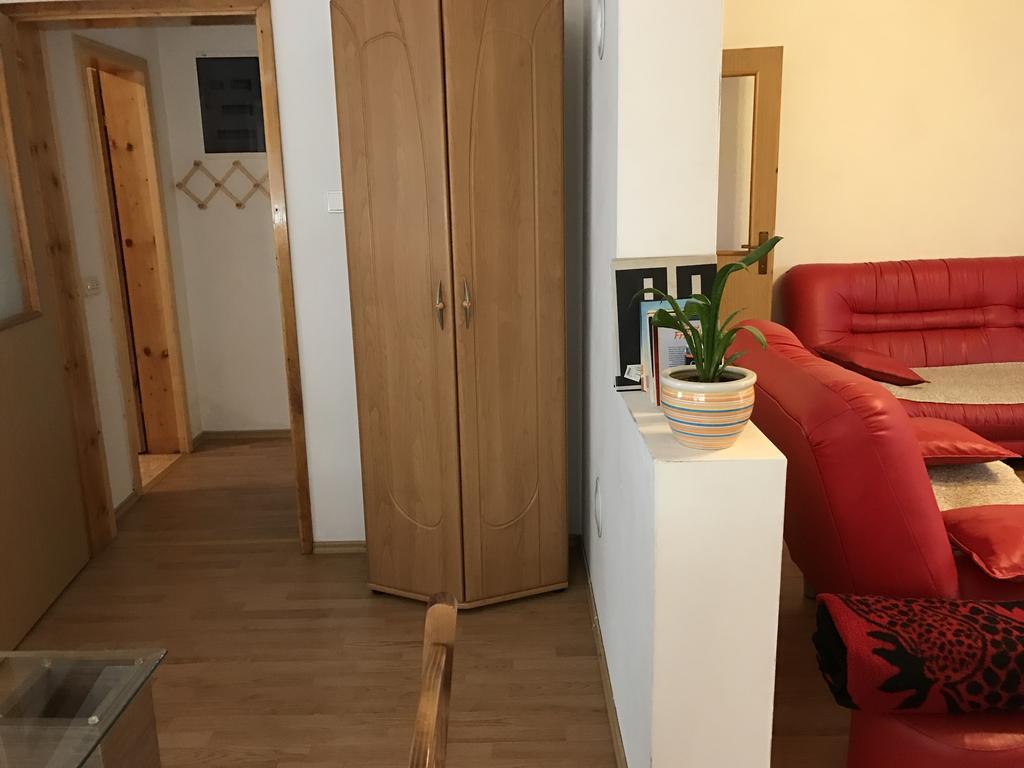 Apartment Near The Airport サラエヴォ エクステリア 写真